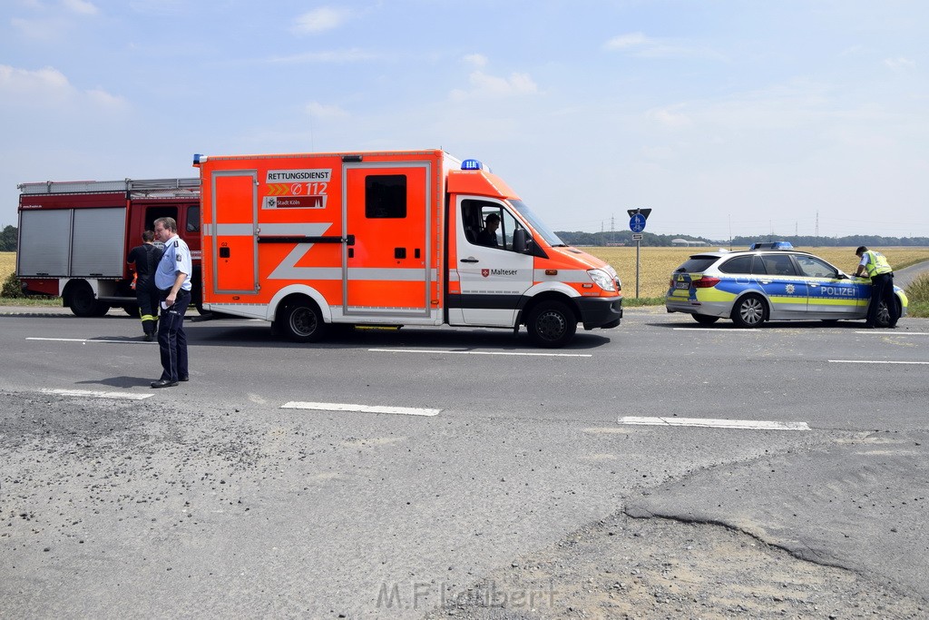 Schwerer Krad Pkw Unfall Koeln Porz Libur Liburer Landstr (Krad Fahrer nach Tagen verstorben) P002.JPG - Miklos Laubert